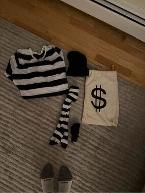 Men's Black & White Striped Socks - Classic Comfort